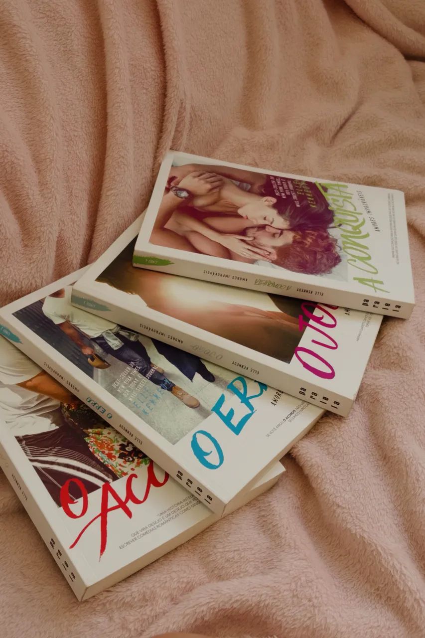 Livros da serie OFF CAMPUS (4 livros + 2 spin offs)