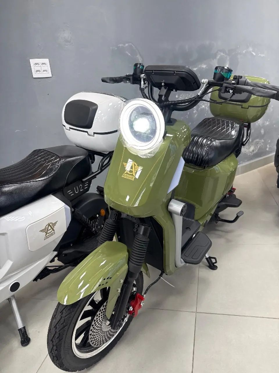 E scooter elétrica AG08 