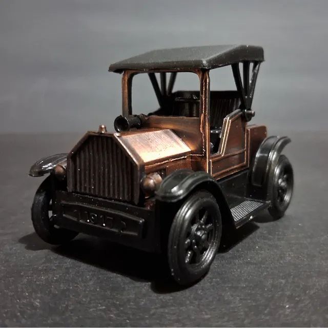 Apontador de mesa em formato Calhambeque Em Metal - Foto 3