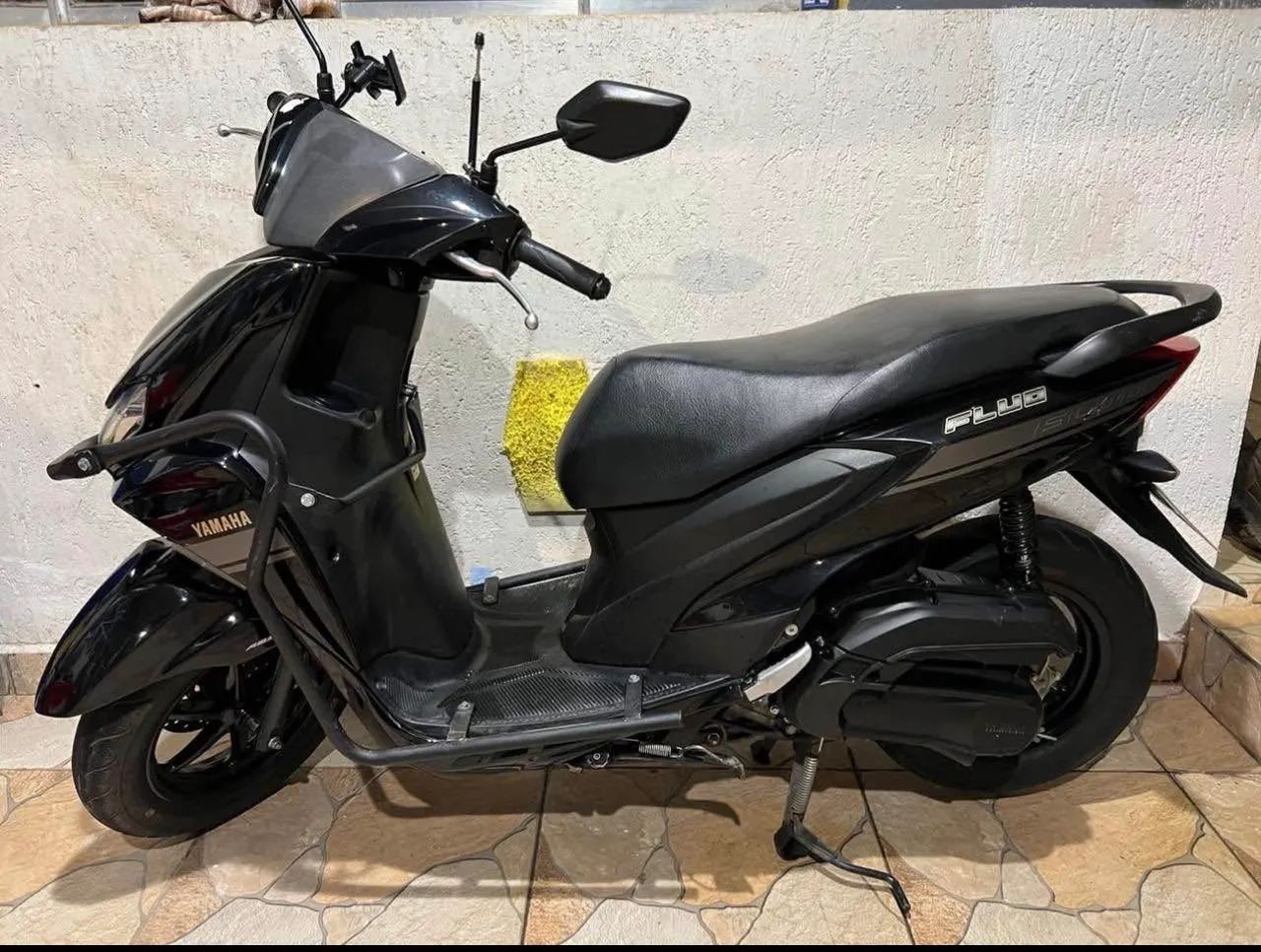 Yamaha fluo  2024 - Foto 2