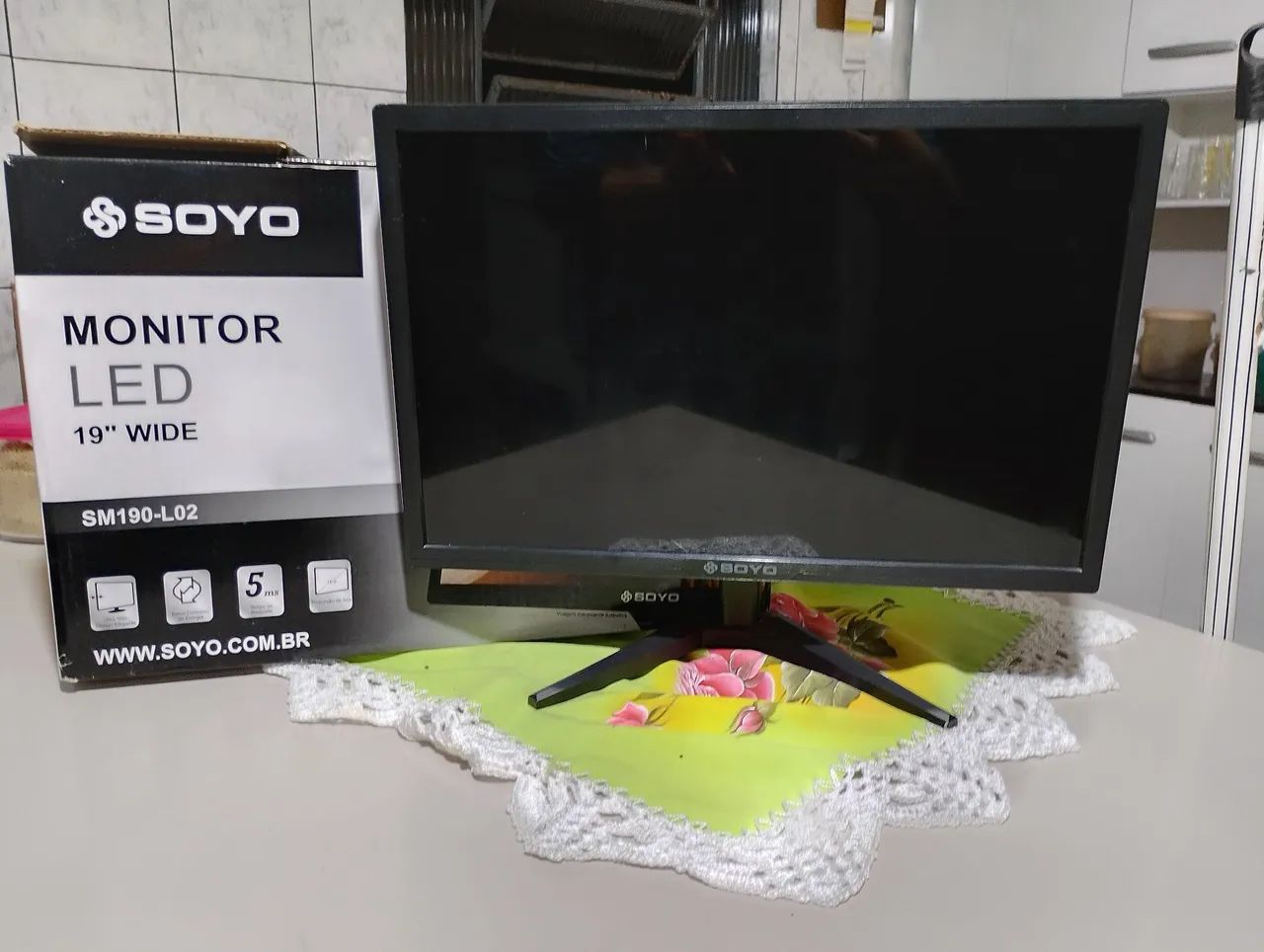 Monitor 19 "