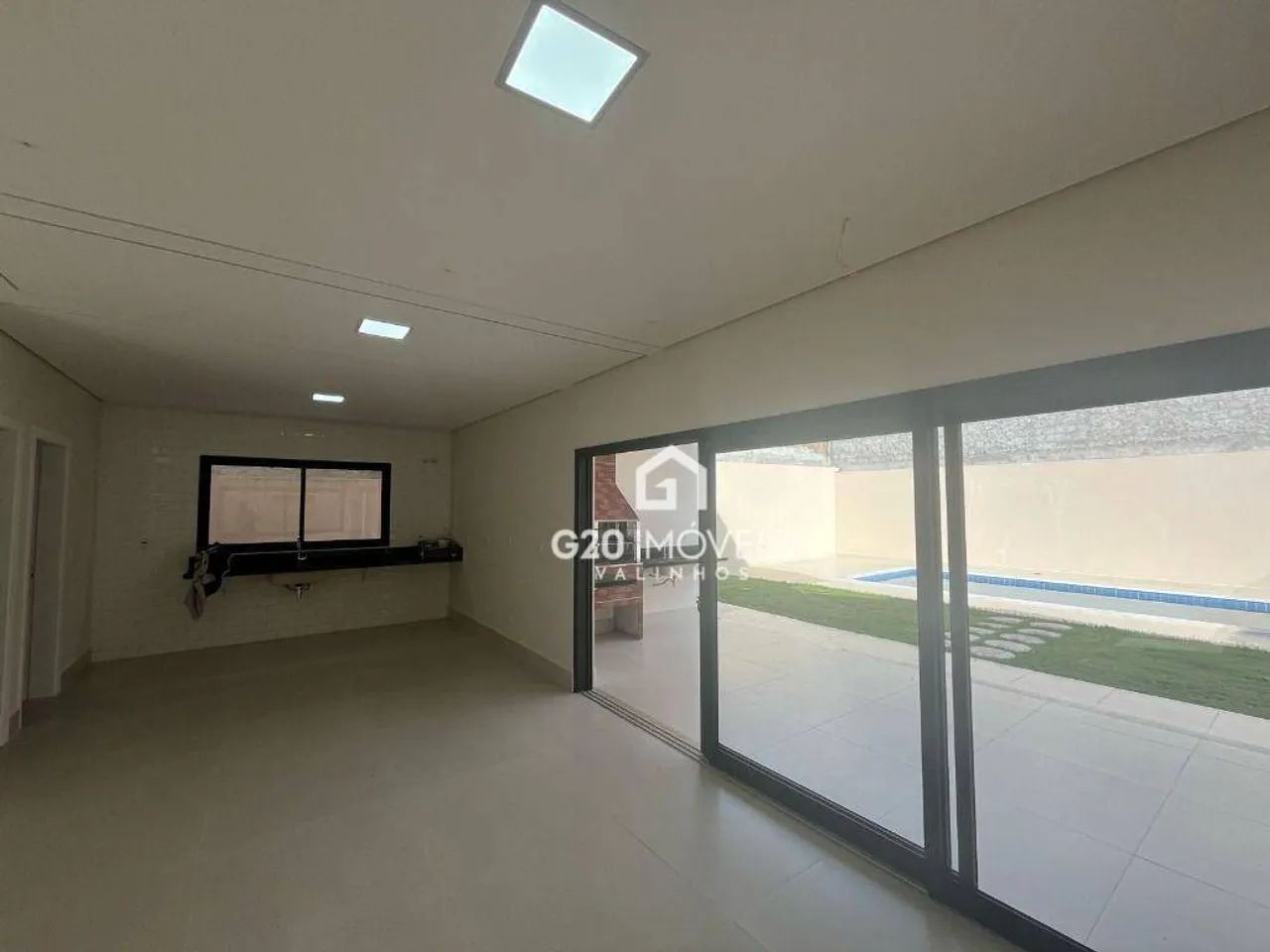 Casa Nova e Ampla à venda em condomínio fechado, Vinhedo. - Foto 2