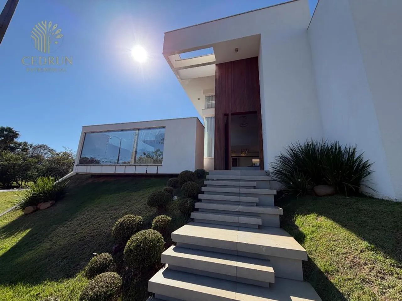 Casa à venda e para alugar em Maringá, Chácaras Aeroporto, com 4 quartos, com 242 m² - Foto 3