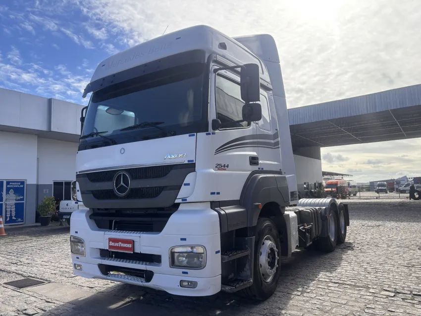 Mercedes-Benz Axor 2544 / 6x2 Ano 2021/2021- Caminhão Usado Seminovo - Foto 2