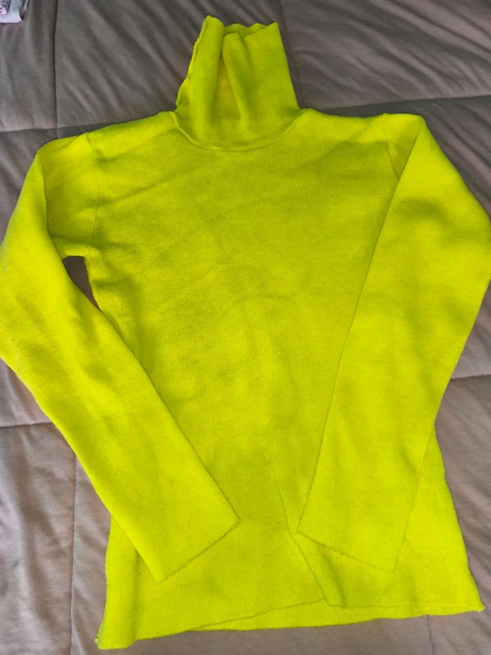 Blusa de lã amarela 