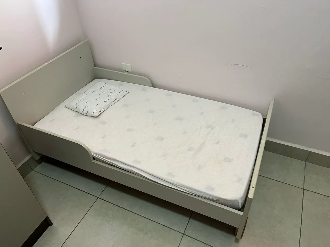 Berço que vira cama 