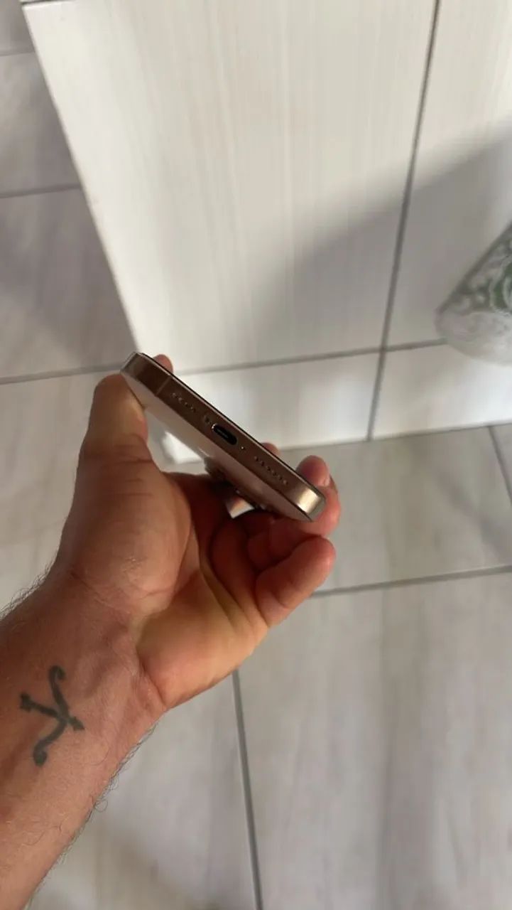 Iphone 16 pro max - Foto 4