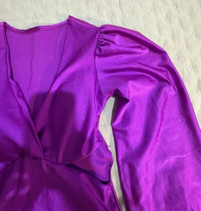 Body com manga bufante e decote mais acentuado - Foto 4