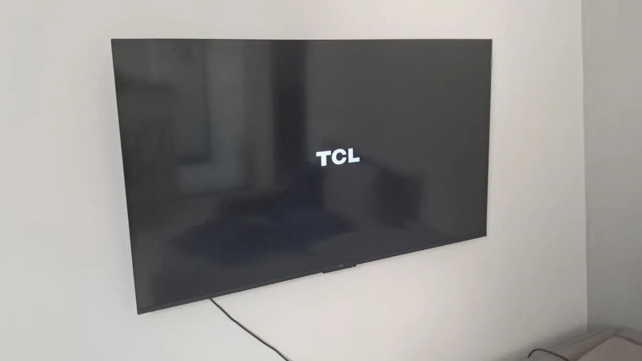 Tv TCL 50 polegadas bom estado - defeito pequeno na imagem 