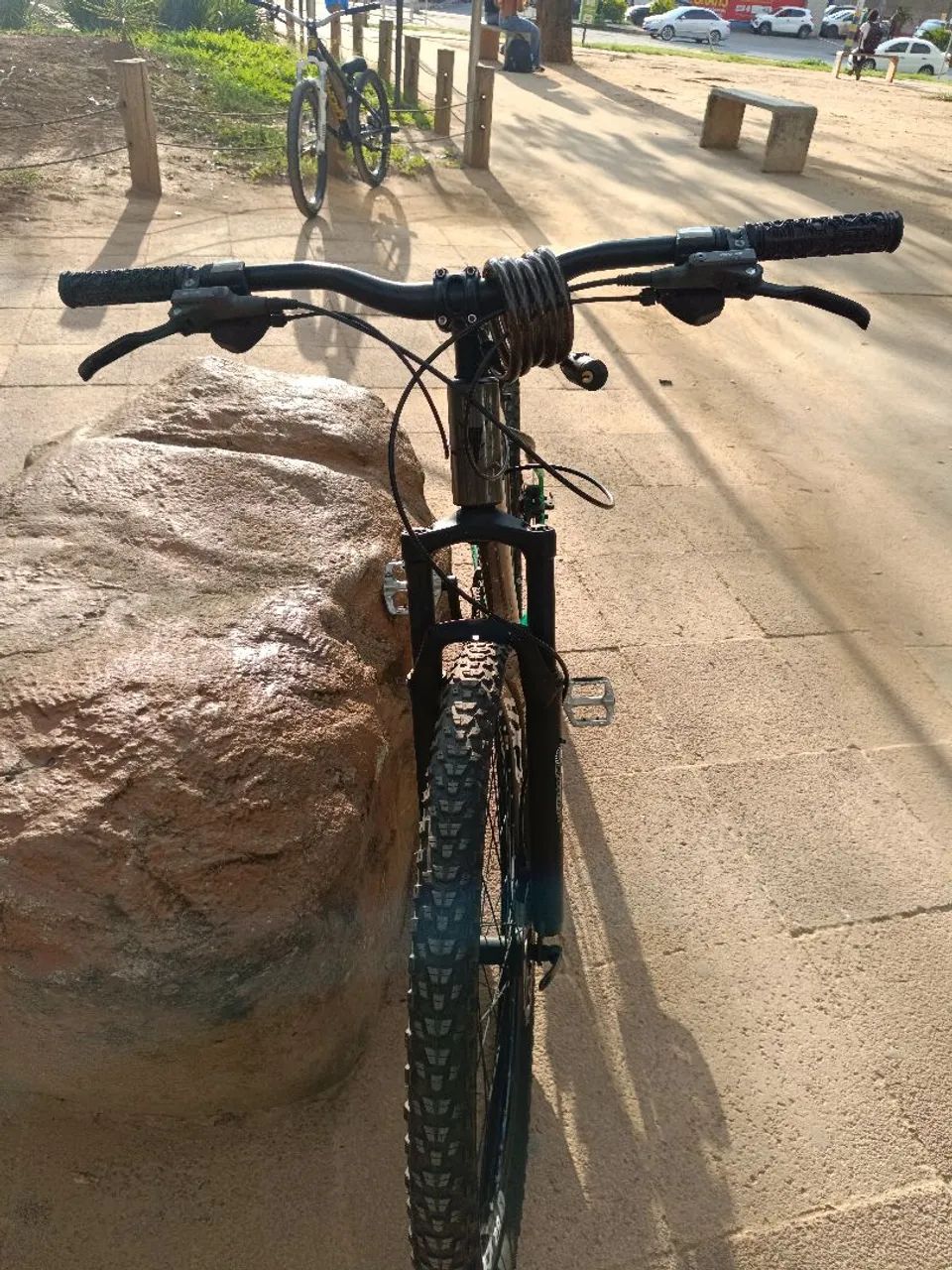 Bicicleta Aro 29 Preta e Verde - Freio a Disco - Foto 2