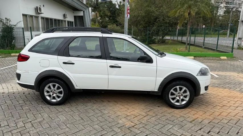 Fiat Palio Weekend Trekking 1.8 MPI Flex 8V 2010 - Foto 4