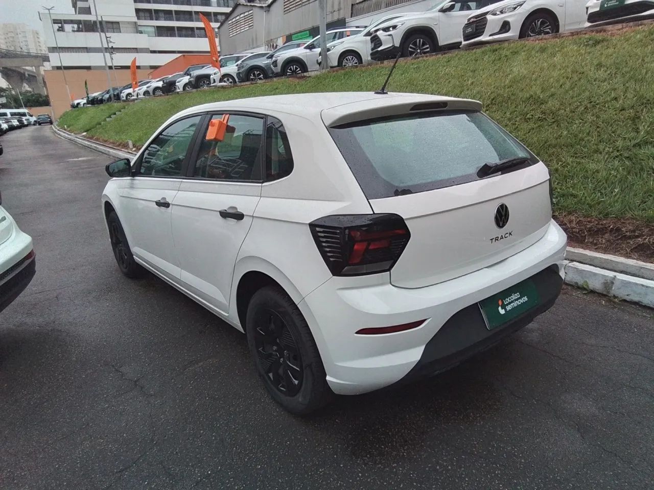 Volkswagen Polo Track 1.0 Flex 12V 5p, foto 5 de 13