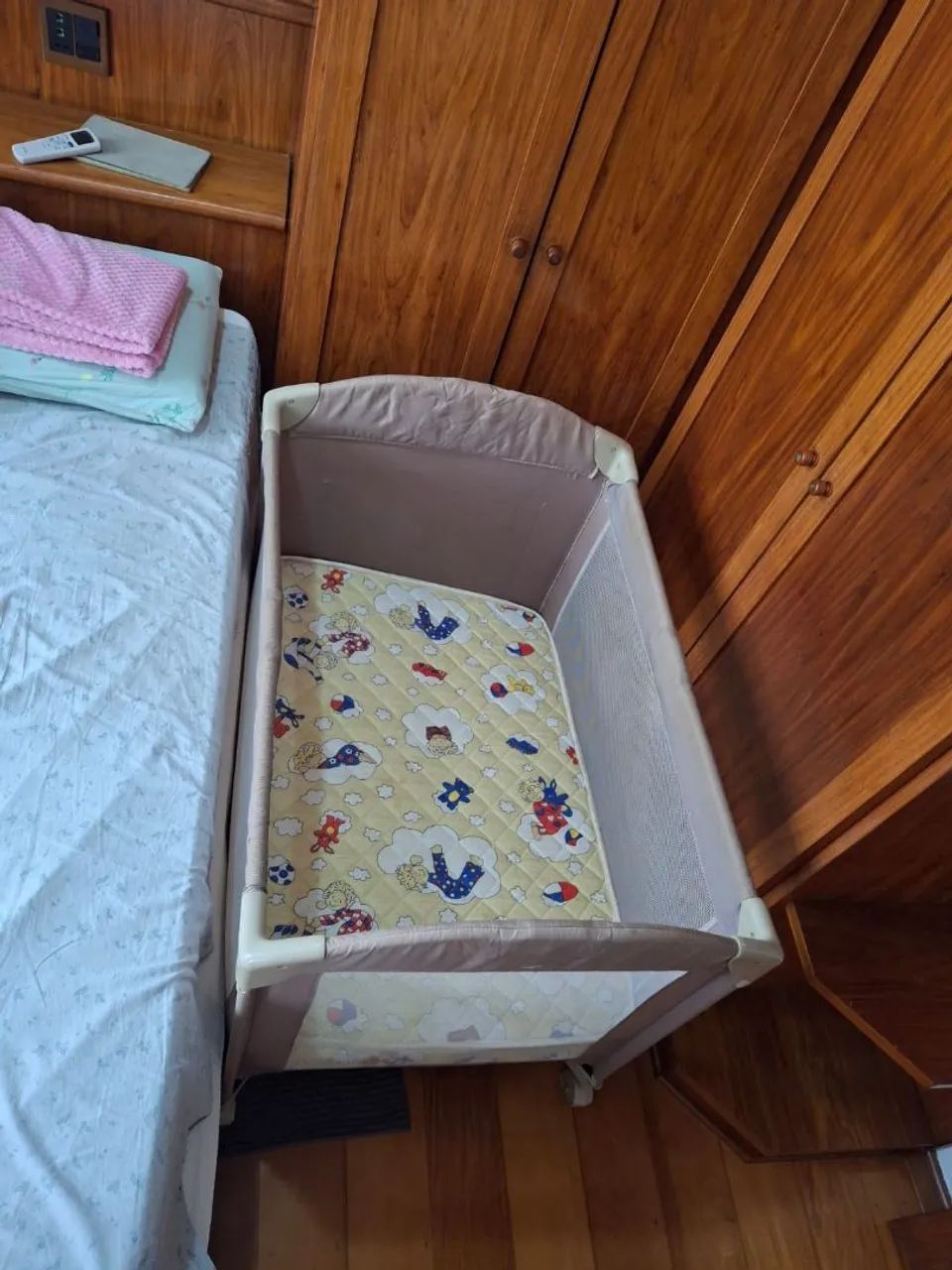 Berço portátil com colchão  - Foto 3
