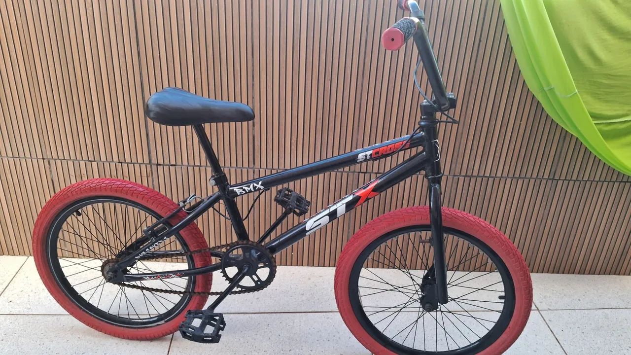 VENDO BMX ARO 20.    280$
