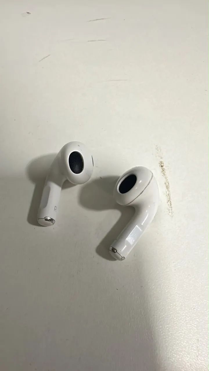 AIRPODS 3 - lado direito e caixinha 