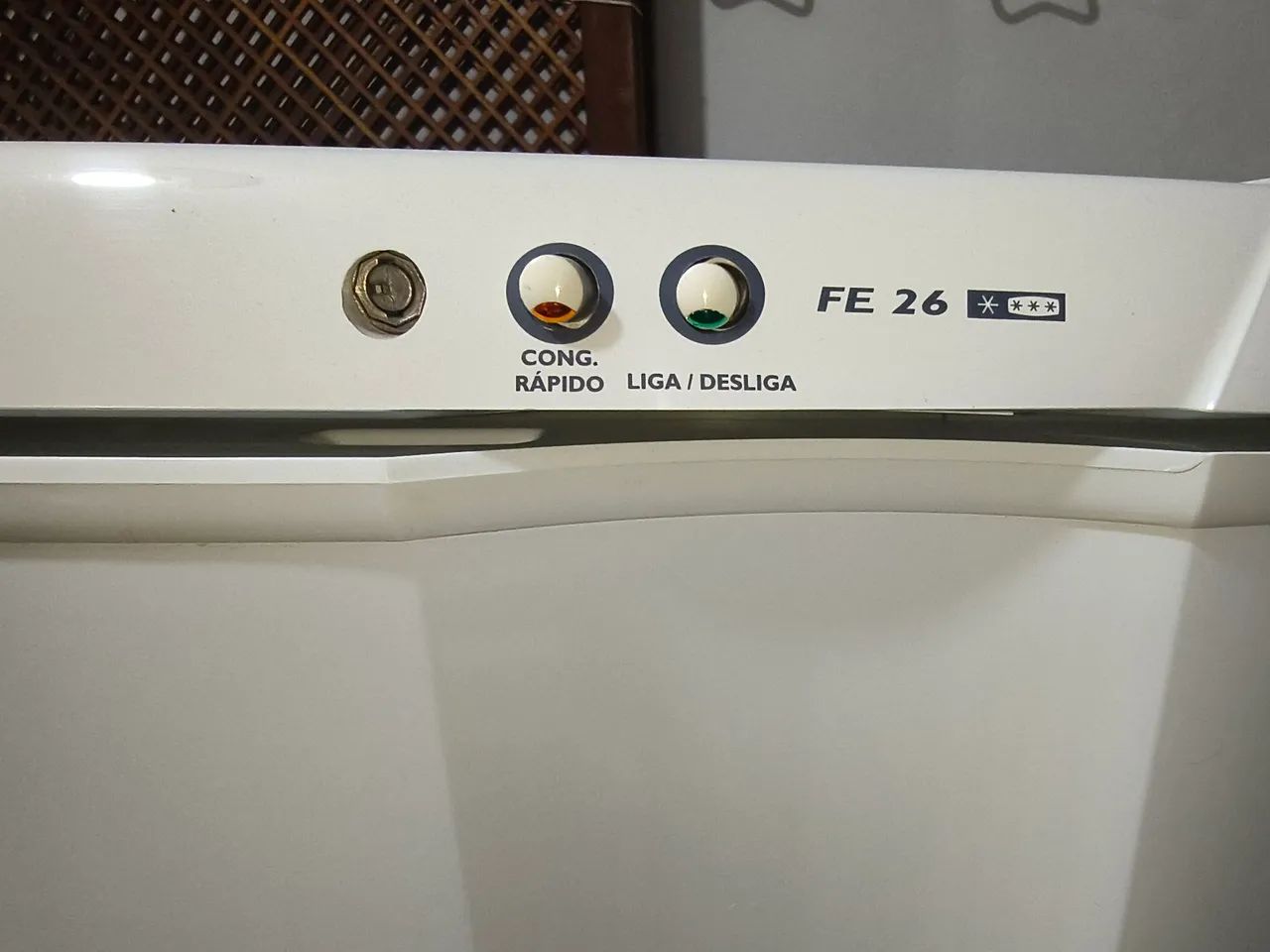 Freezer Electrolux vertical com gavetas