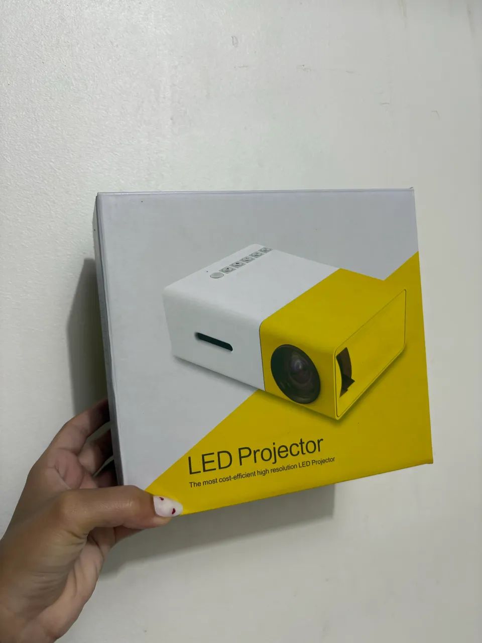 Mini projetor Led para usar com notebook - Novo sem uso - Foto 2