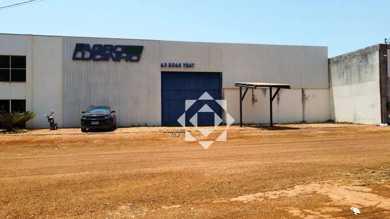 Galpão comercial sustentável com 900 m² e energia solar em Porto Nacional/TO
