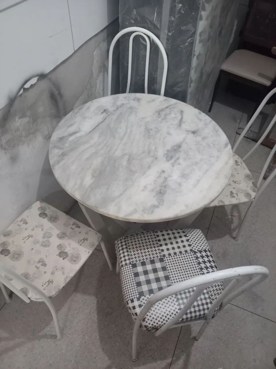 Mesa 4 cadeiras  - Foto 5