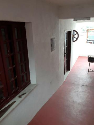 Otima Casa de Frente 3 Quartos Piscina Churrasqueira Quintal - Foto 5