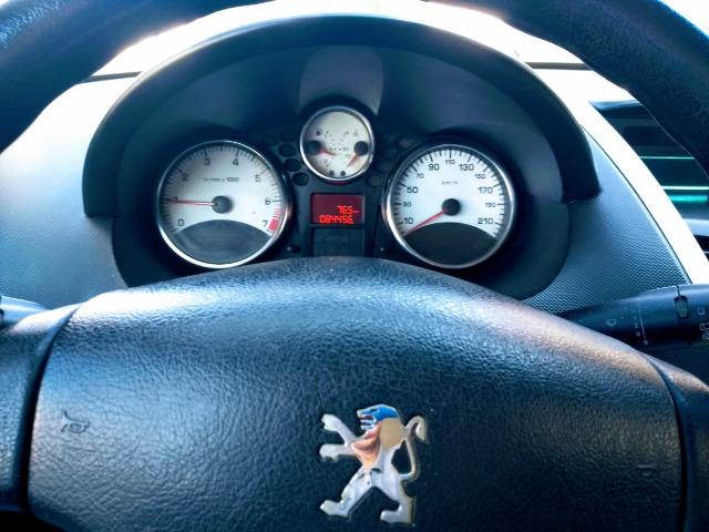 Ágio! Parcela de R$ 269! Peugeot 207 1.4 2012 completo!!! - Foto 5