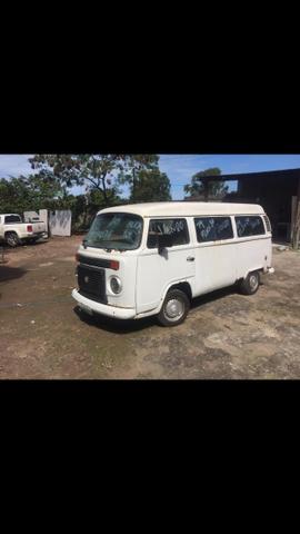 VW kombi 2009 flex 1.4 - 12 lugares - doc em dia - barato