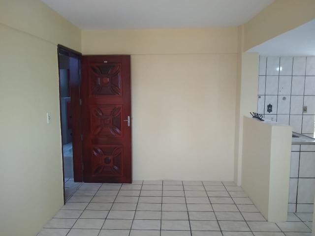 Ótimo apartamento com 02 quartos para aluguel no bairro Joaquim Távora - Foto 6