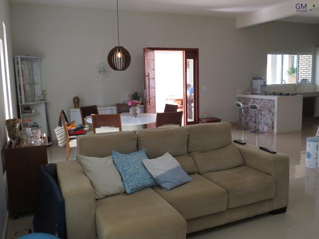 Oportunidade!! casa com 3 quartos / excelente localização / churrasqueira / toda no porcel - Foto 5