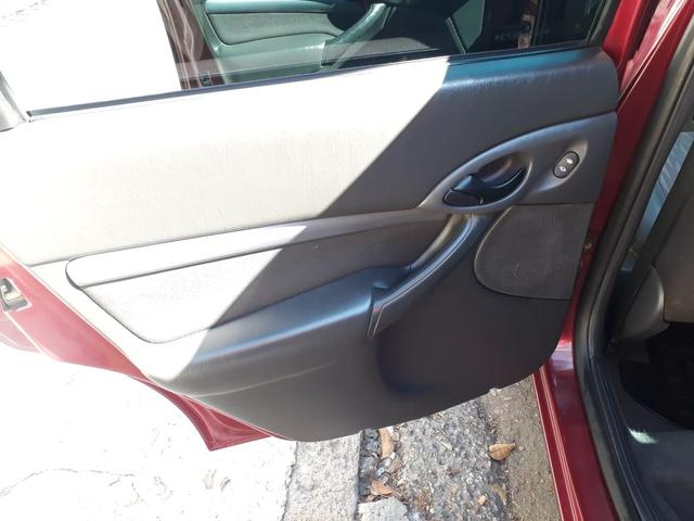 Focus hatch 1.6 zetec - Foto 8