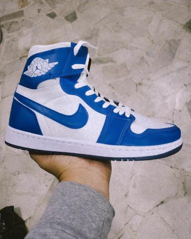 tenis jordan branco e azul