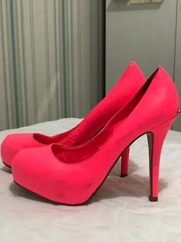 sapato neon