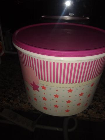 Kit com duas Tupperware lindas