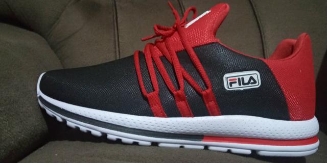 tenis fila con flores