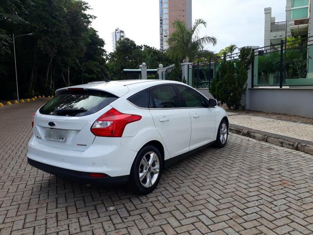 Focus 1.6 SE Aut. 2014 Completão!