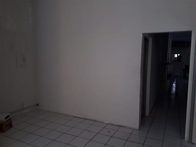 Ampla sala de 200m², no coração do Recife Antigo, em prédio tombado - Foto 12
