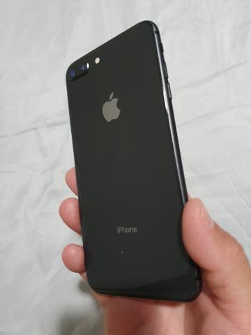 IPhone 8 Plus 64GB Tela 5.5" Câmera 12MP Frontal 7MP iOS 12 Cinza Espacial