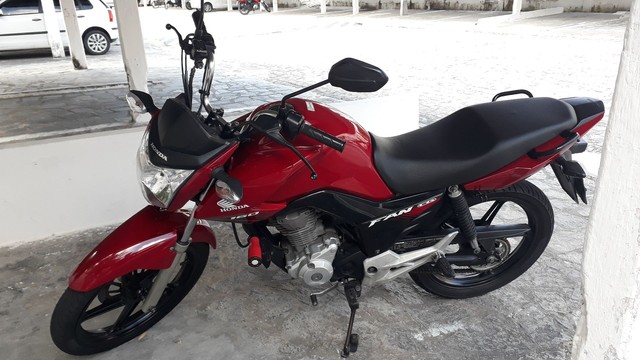 VENDE-SE MOTO HONDA 2018 EXTRA