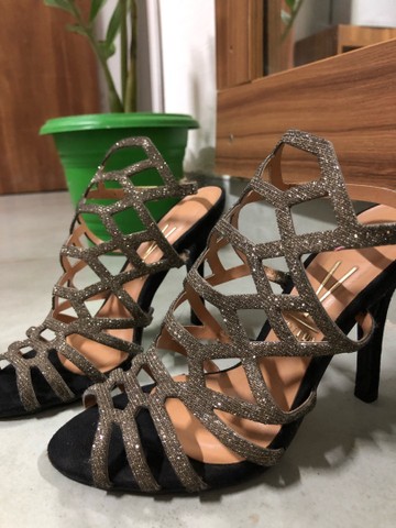 Sandália de salto Vizzano gladiadora brilhosa - Roupas e calçados -  Loteamento Celina Park, Goiânia 1014131689 | OLX