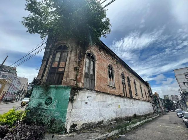 Prédio, 280m² no Centro de Belém.