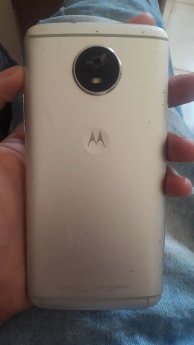 Vende-se esses 2 celulares (1 moto G4 e outro J8,J8 400,00 e moto G4 200,00  ) - Celulares e telefonia - Setor Monte Sinai, Trindade 1249801034