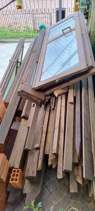 Janelas,Portas pantográfica e Estrutura de Madeiras Nobre - Foto 2