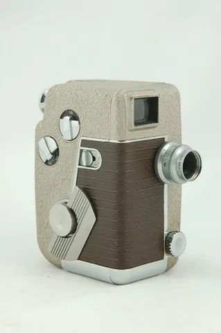 Filmadora 8mm Revere 8 B-61 funcionando - anterior ao Super 8