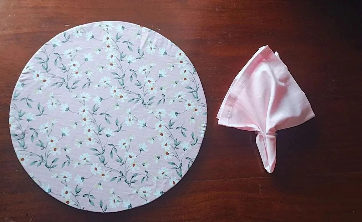 Jogo de mesa de Jantar Rosa - Foto 3