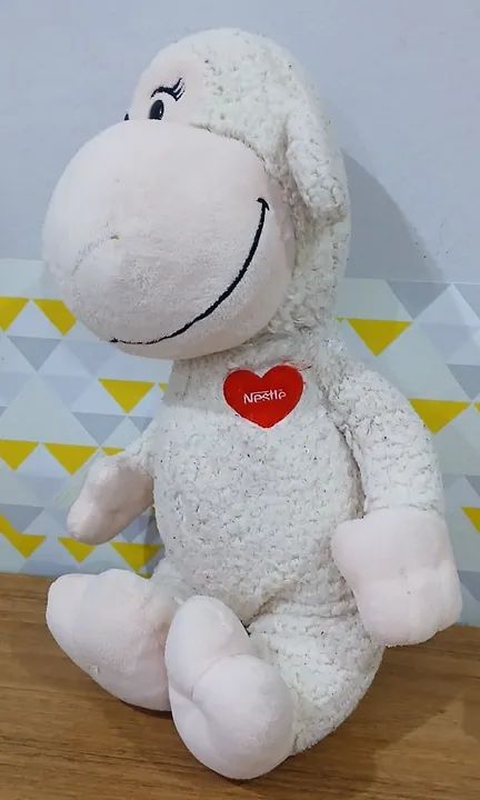 Ovelha de pelúcia Nestlé 38 cm - Foto 4