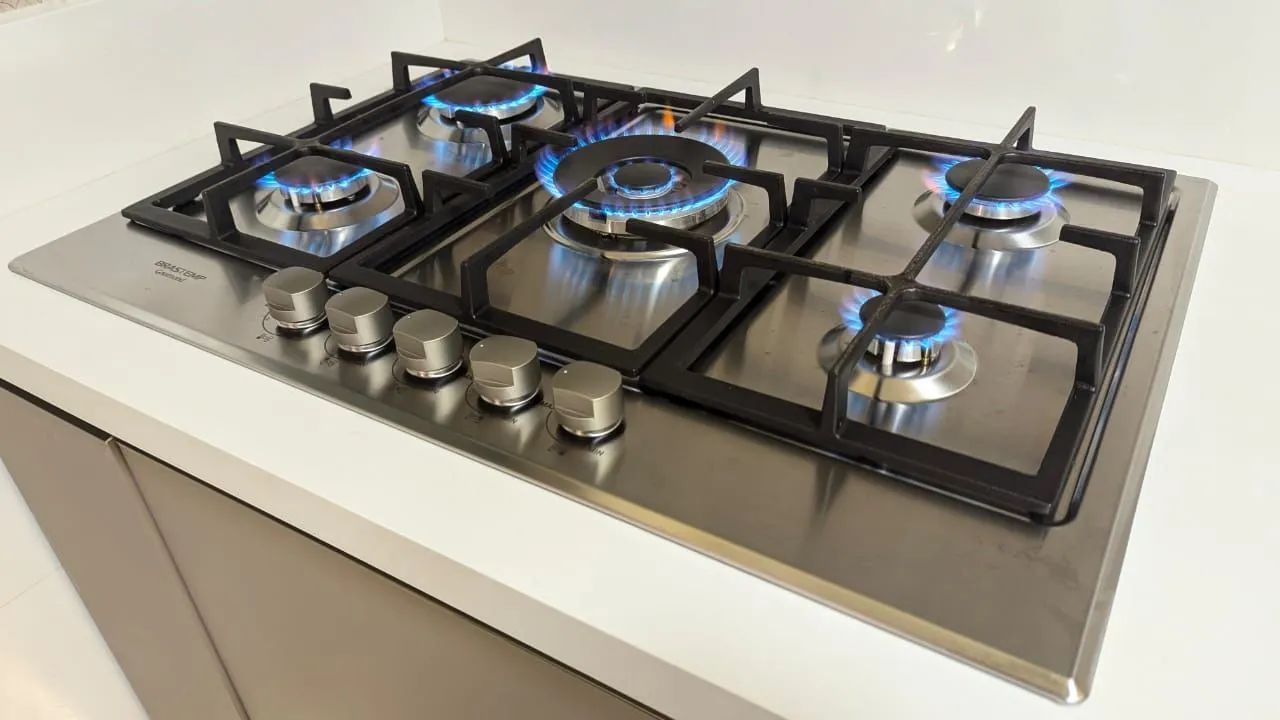 Cooktop 5 bocas Brastemp Gourmand Inox com duplachama e trempe com ferro fundido 220V - Foto 2