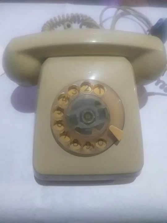 Telefone fixo antigo