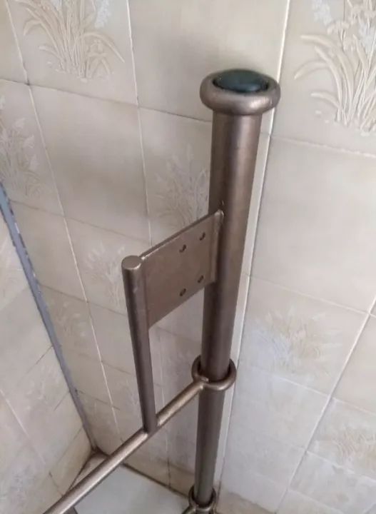 Cabeceira Em Metal P/ Cama De Solteiro/Viúva- Importada- Usada - Foto 2