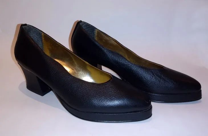 Scarpin meia pata preto