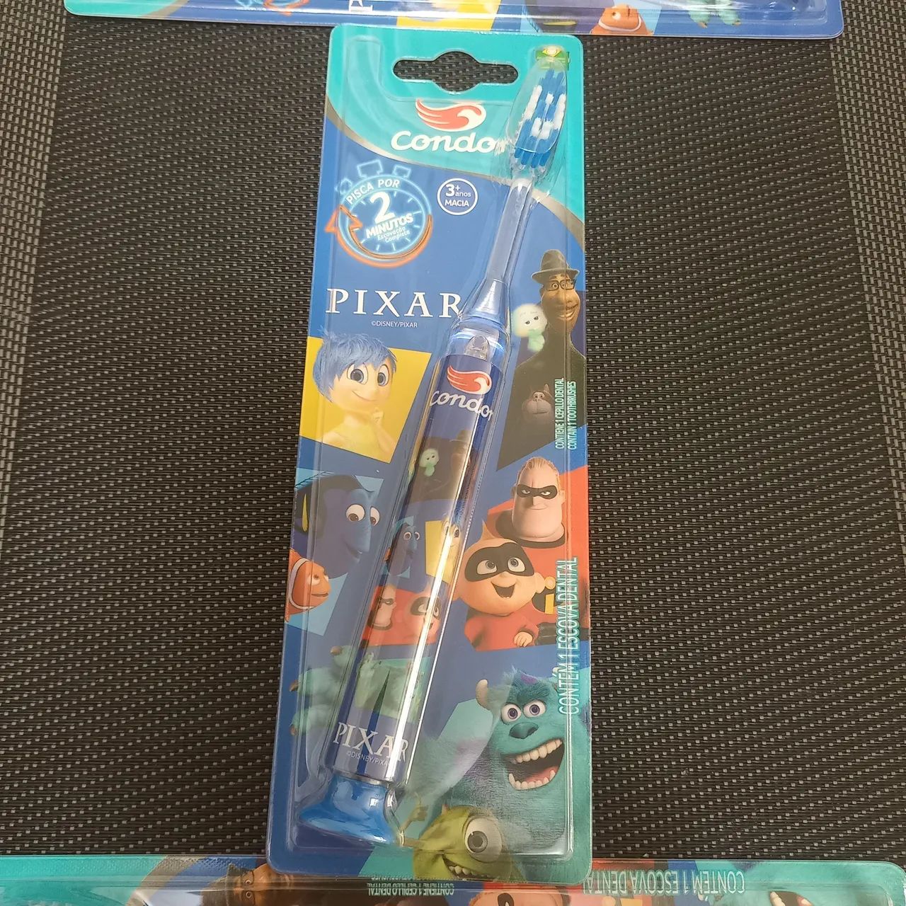 Escova dental Pixar com luz que pisca - Foto 4