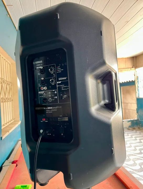Caixa profiss de Som DBR15  Yamaha - Potente e de Alta Qualidade + mesa de Som 4 canais - Foto 4